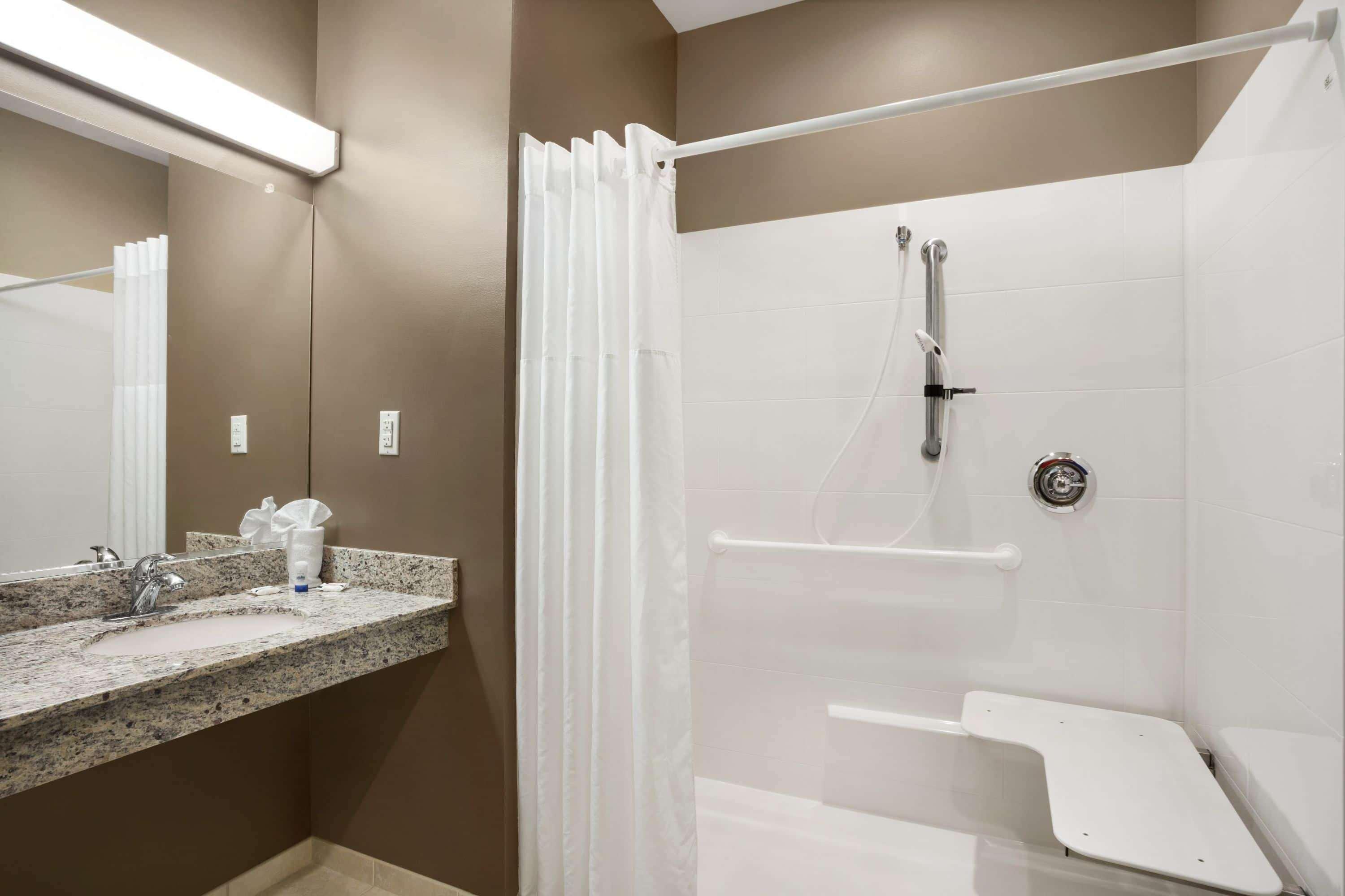 Microtel Inn & Suites By Wyndham Cambridge Buitenkant foto